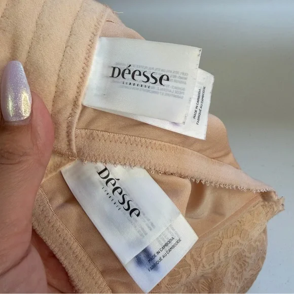 Deesse Femme Couture Nude Beige Lace Underwire Unpadded Bra size 42H Lot of 2 - Picture 8 of 9